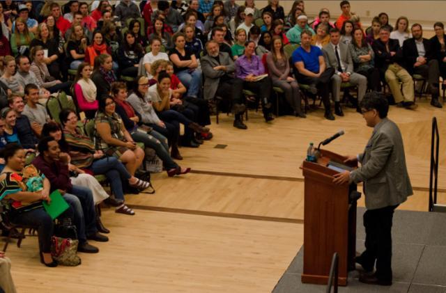 Author Sherman Alexie, winner of 2013 Dos Passos Prize, entertains a crowd of Longwood students, faculty and staff. (Photo by Caleb Briggs / The Rotunda)